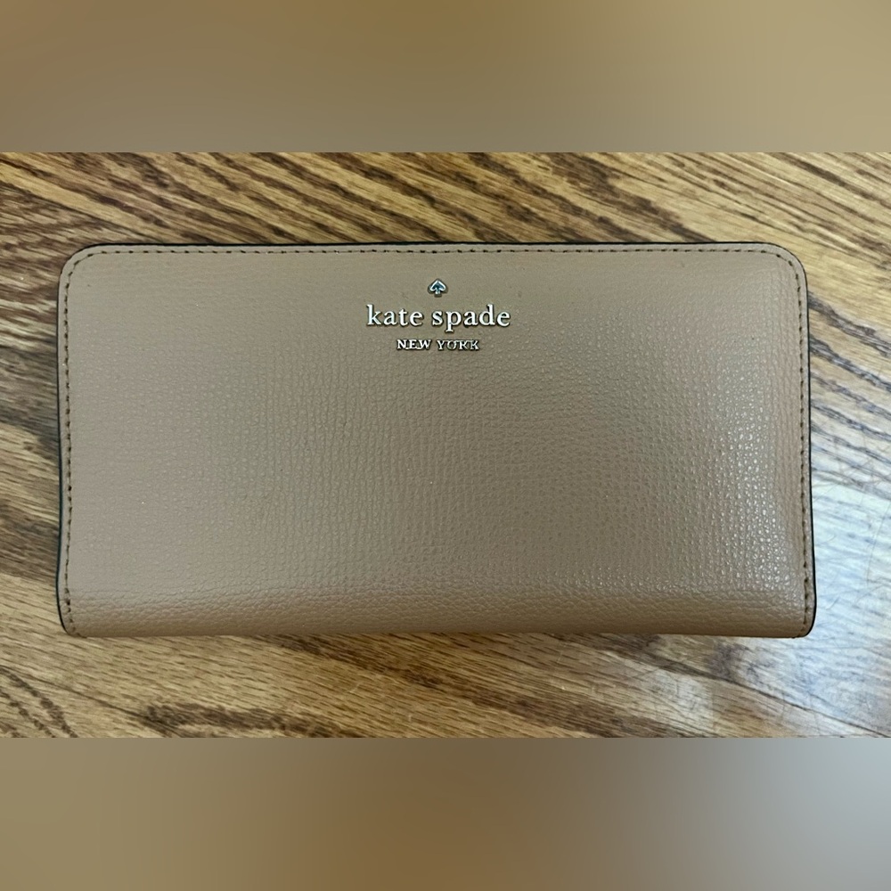 Kate Spade tan slimLeather wallet